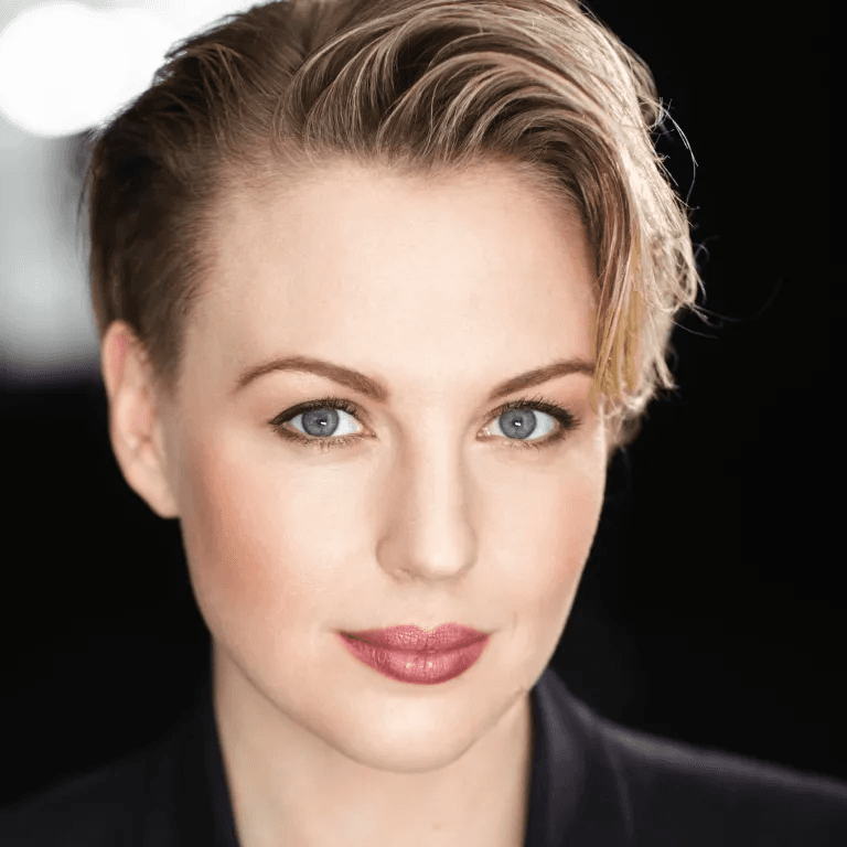 Picture of Courtney Glass