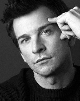 Picture of Andy Karl