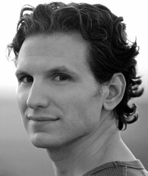 Picture of Sebastian Arcelus