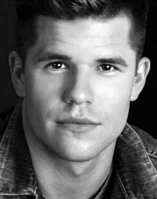 Picture of Charlie Carver