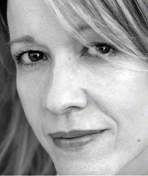 Picture of Linda Emond