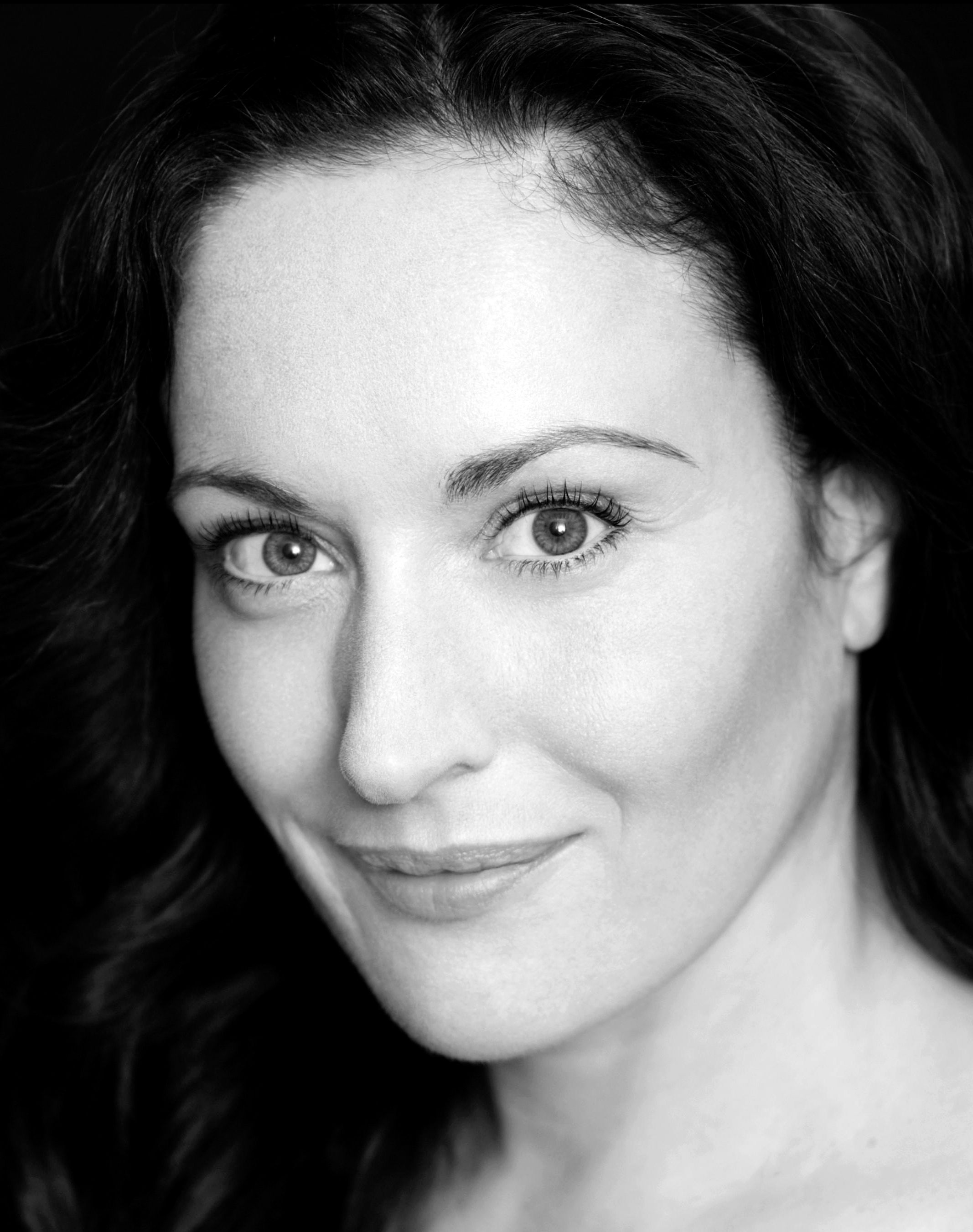 Picture of Lucy Cohu