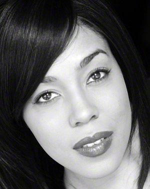 Picture of De'Adre Aziza