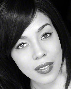 Picture of De'Adre Aziza