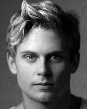 Picture of Billy Magnussen
